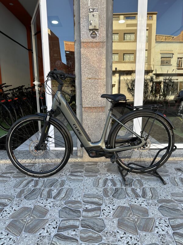 Cube Supreme Hybrid Pro 2022